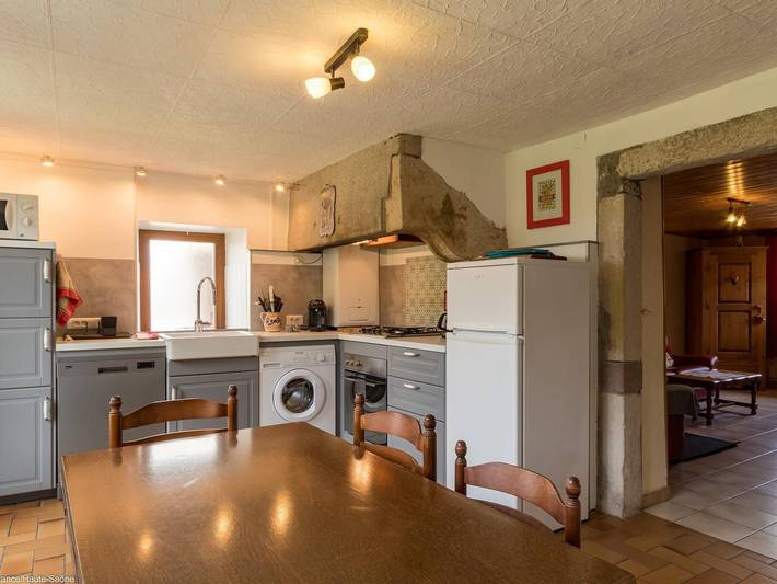 Gîte pour 10 personnes, avec jardin à Saint-Bresson - 3