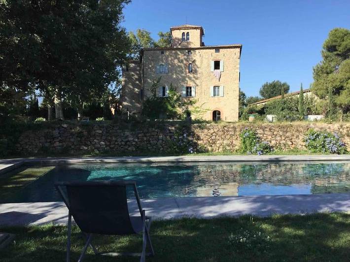 Location de vacances pour 25 personnes, avec piscine ainsi que terrasse et jardin à Palau-del-Vidre