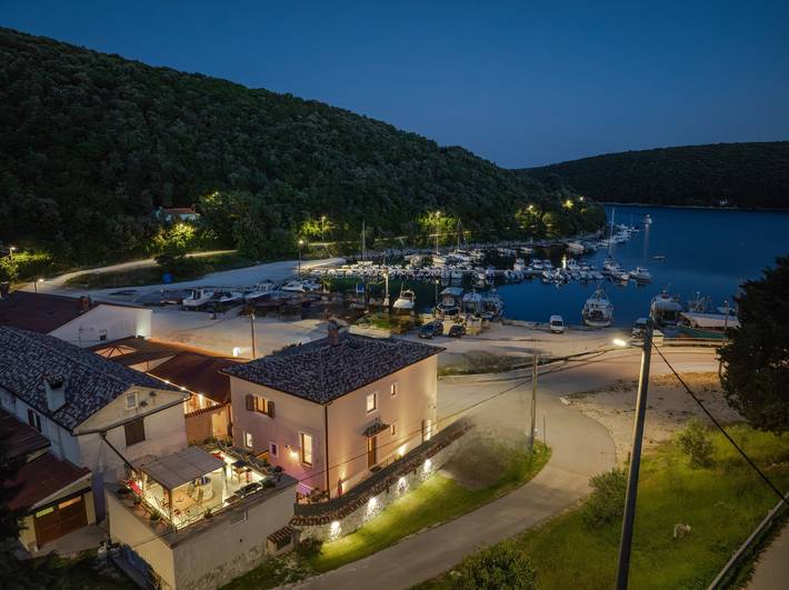 Ferienhaus für 7 Personen, mit Terrasse und Garten