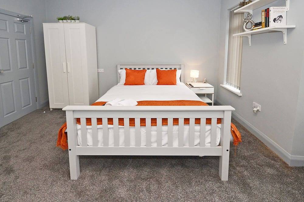Entire apartment, Townhouse Plus @ 301 West Street - Superior Studio With Tv in Crewe, Cheshire East