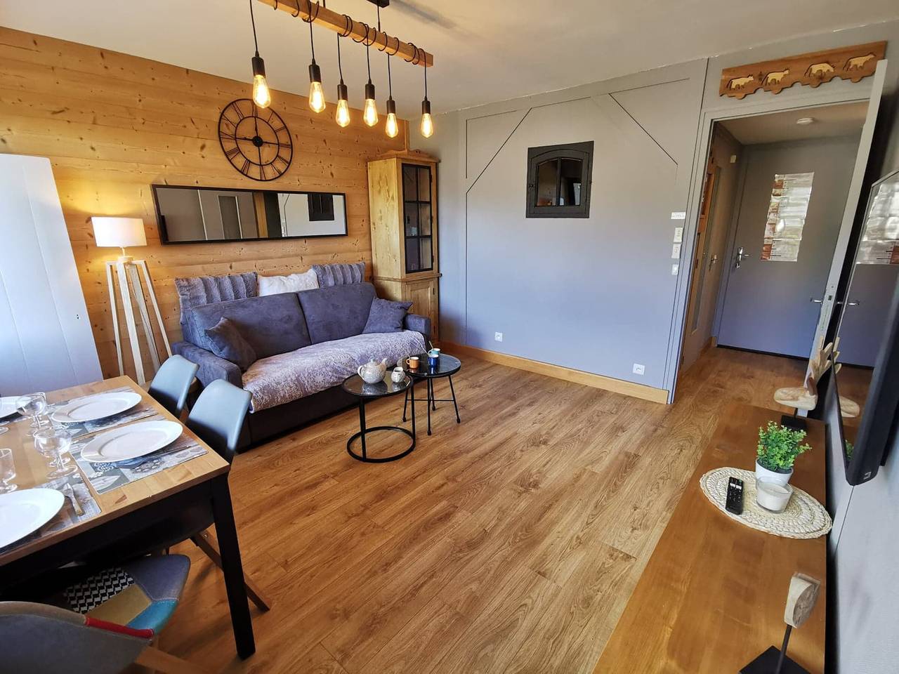 Studio entier, Appartement rénové 4 pers proche des pistes avec balcon et Wifi in Les Gets, Les Portes du Soleil