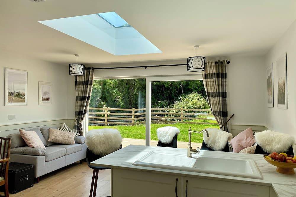 This charming 4 bedroomed newly renovated cottage is situated on a sheep farm. in County Wicklow