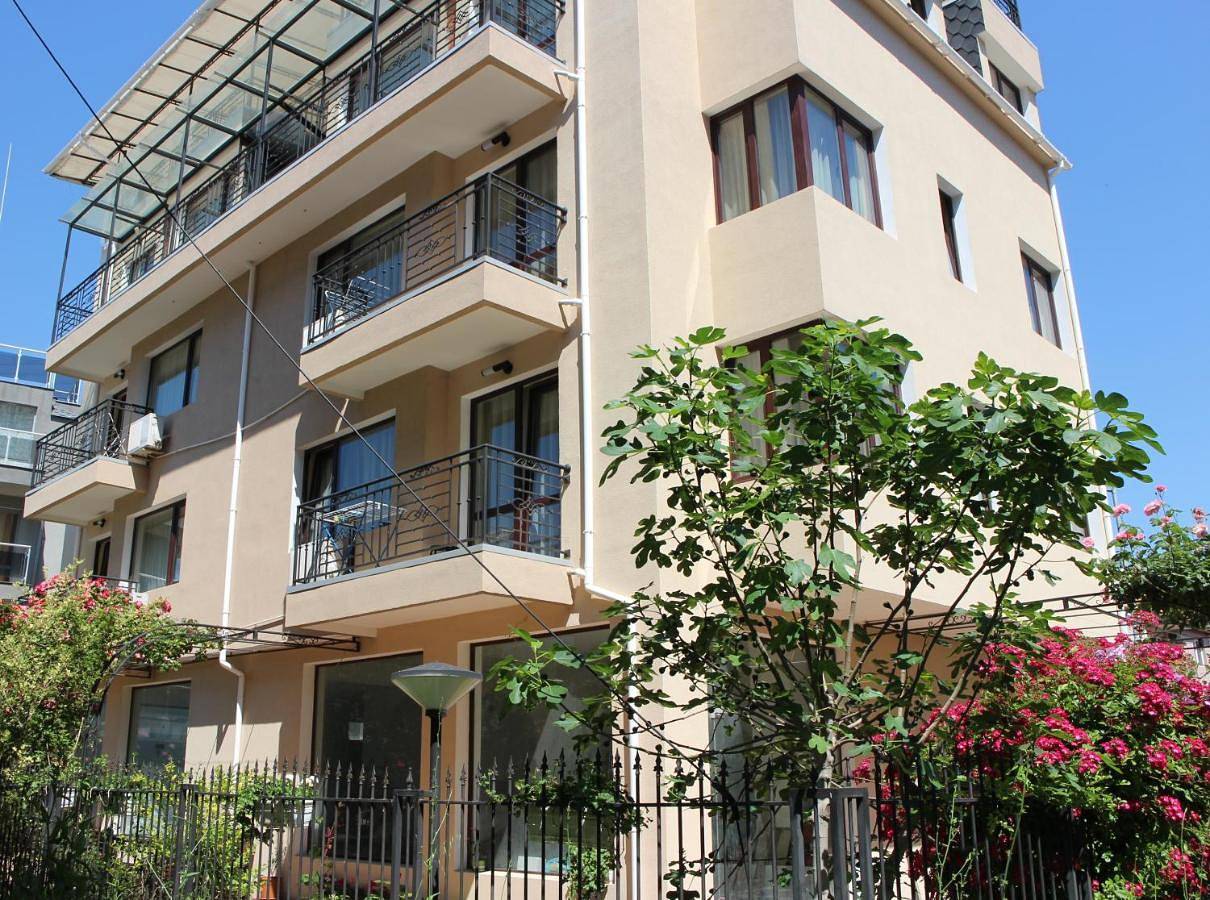 Flowers Apartments in Nessebar, Bourgas (oblast)
