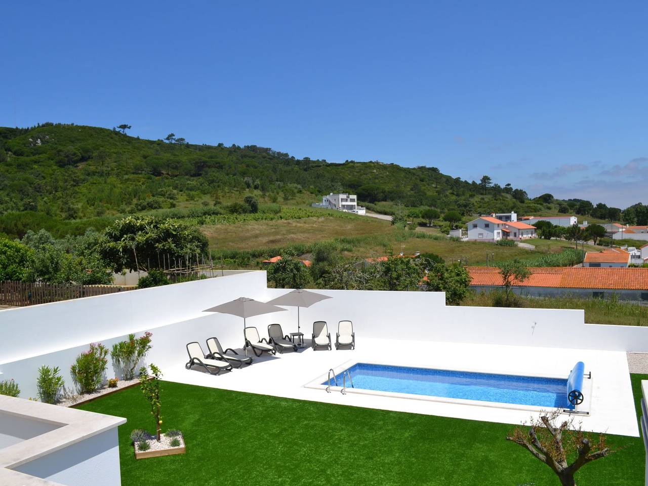Neue moderne Villa mit privatem Pool in Nazaré, Leiria District