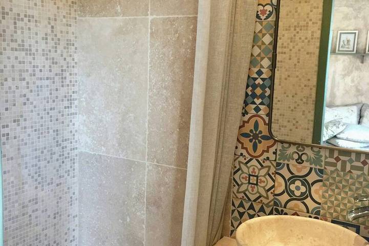 Ganze Wohnung, Provenzalische Wohnung in der Nähe von Saint-Paul de Vence in Roquefort-les-Pins, Mittelmeerküste (Frankreich)