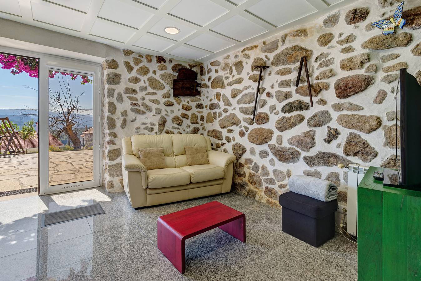 Estúdio inteiro, Apartamento Estúdio '' com Vista para a Montanha, Piscina Partilhada e Wi-Fi in Sabadim, Distrito de Viana do Castelo