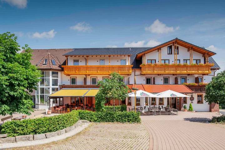 Ferienhaus für 2 Personen, mit Balkon und Terrasse sowie Garten in Wutach