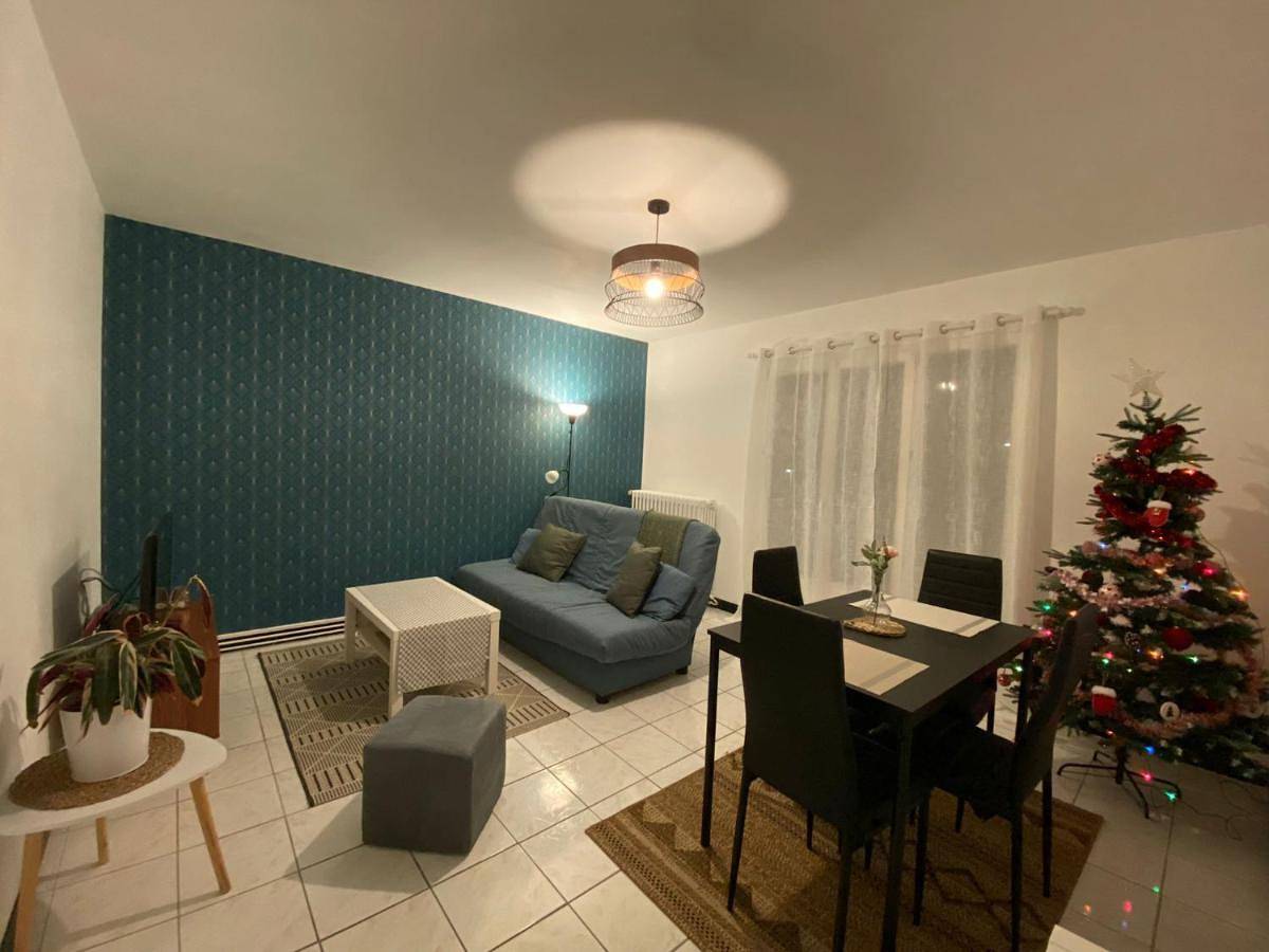 Appartement entier, One-Bedroom Apartment in Saint-Pierre-des-Corps, Région de Tours