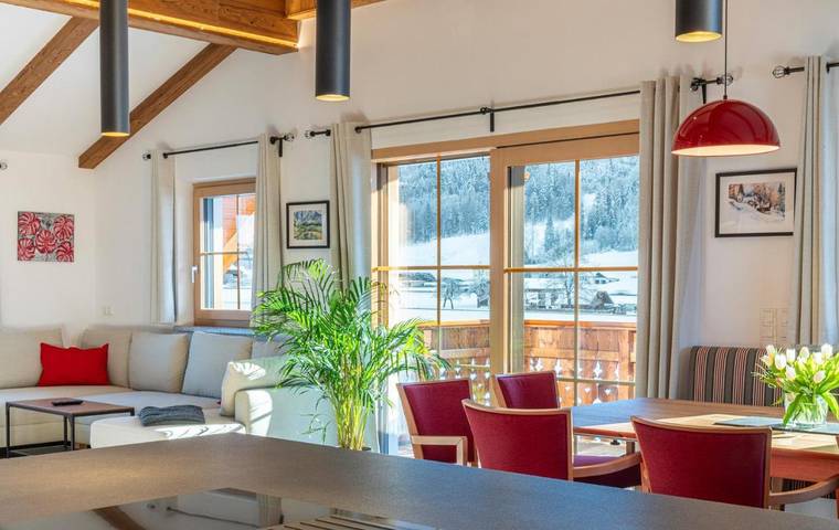 Ferienwohnung für 10 Personen, mit Balkon und Terrasse sowie Garten und Ausblick am Wolfgangsee