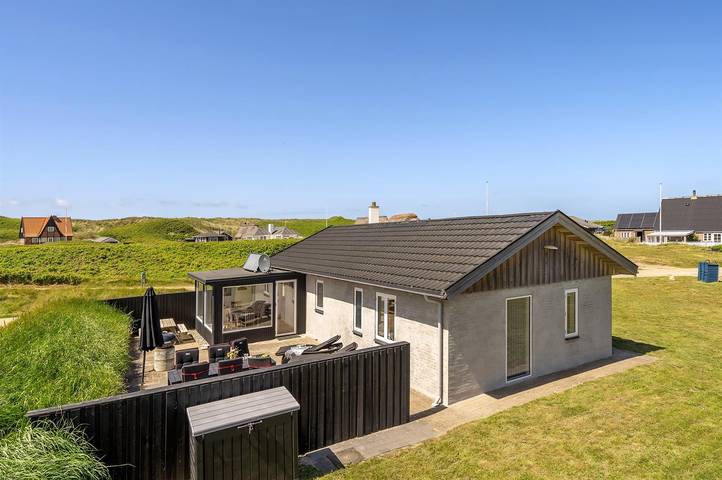 Ferieudlejning for 6 personer, med Terrasse i Fjand