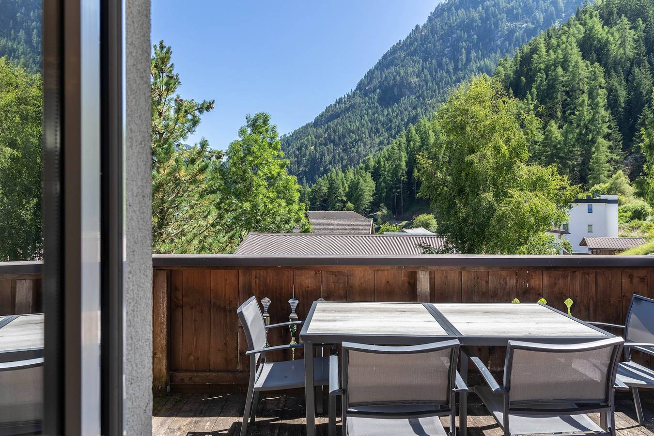Ganze Wohnung, Apartment 'Ferienhaus Am Wasserfall Ap2' mit Bergblick, privater Terrasse und Wlan in Längenfeld, Ötztal
