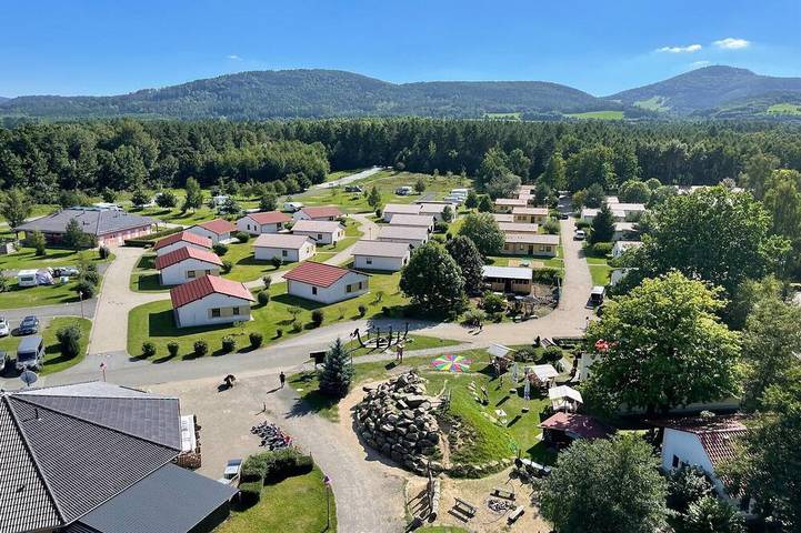 Ferienpark für 4 Personen, mit Pool und Sauna sowie Garten in Sachsen