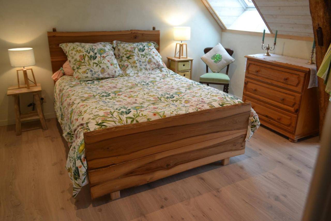 Appartement de vacances entier, Twin Room with Shared Bathroom in Saint-Épain, Vallée de la Loire