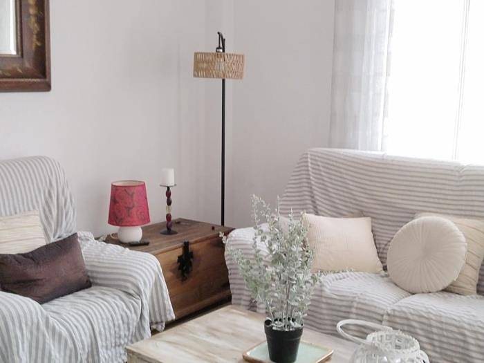 Gîte pour 6 personnes, avec balcon ainsi que jardin et piscine dans Playa Flamenca - 4