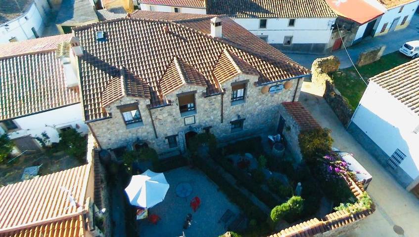 Casa de vacaciones para 15 personas, con jacuzzi además de piscina y jardín en Provincia de Cáceres - 3