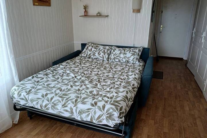 Entire apartment, Studio en Front de mer Avec Jardin et Parking. Animal de Compagnie Accepté in Ouistreham, Caen region