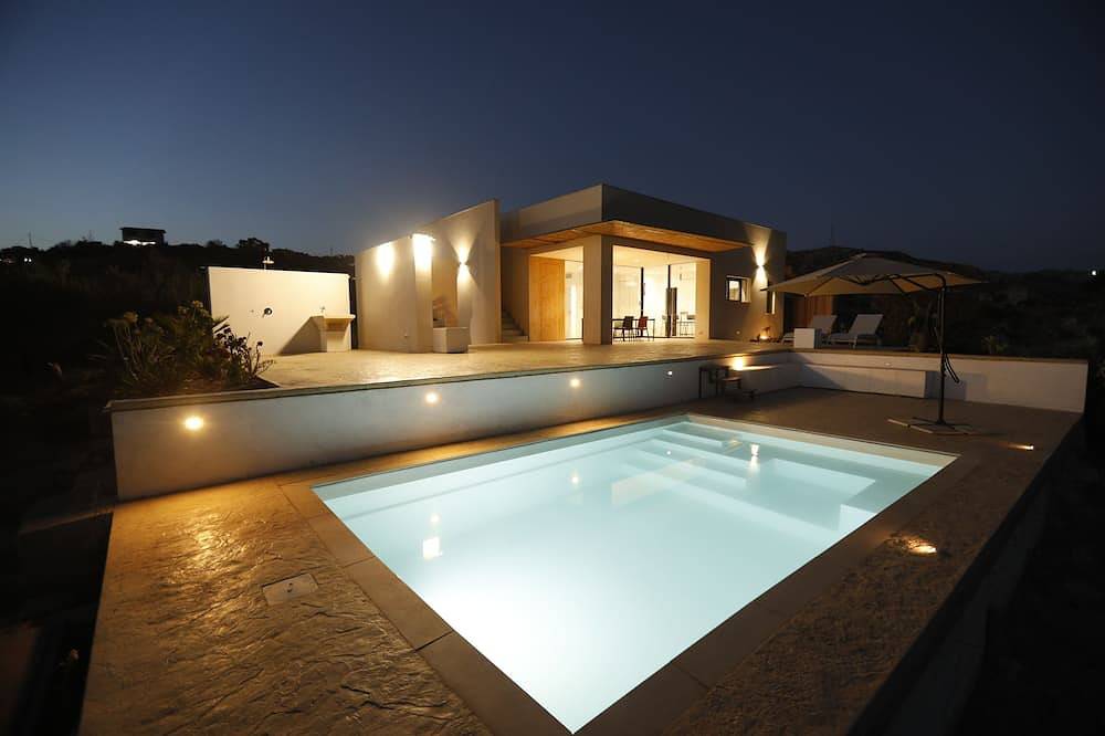 Contemporary Shelter in Favara, Agrigento Provinz