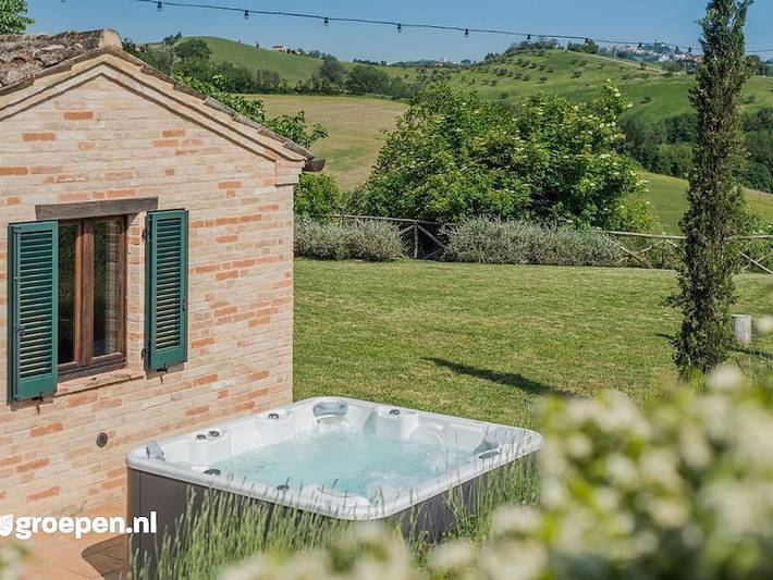 Casa vacanza per 14 persone con idromassaggio in Massa Fermana, Provincia di Fermo