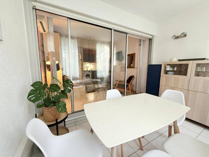 Gîte pour 4 personnes, avec terrasse ainsi que piscine et vue, animaux acceptés dans Port Gregau - 3