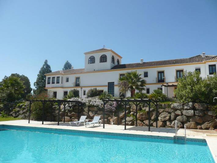Casa rural para 20 personas, con Balcón y Terraza además de Jardín y Piscina en Almogía