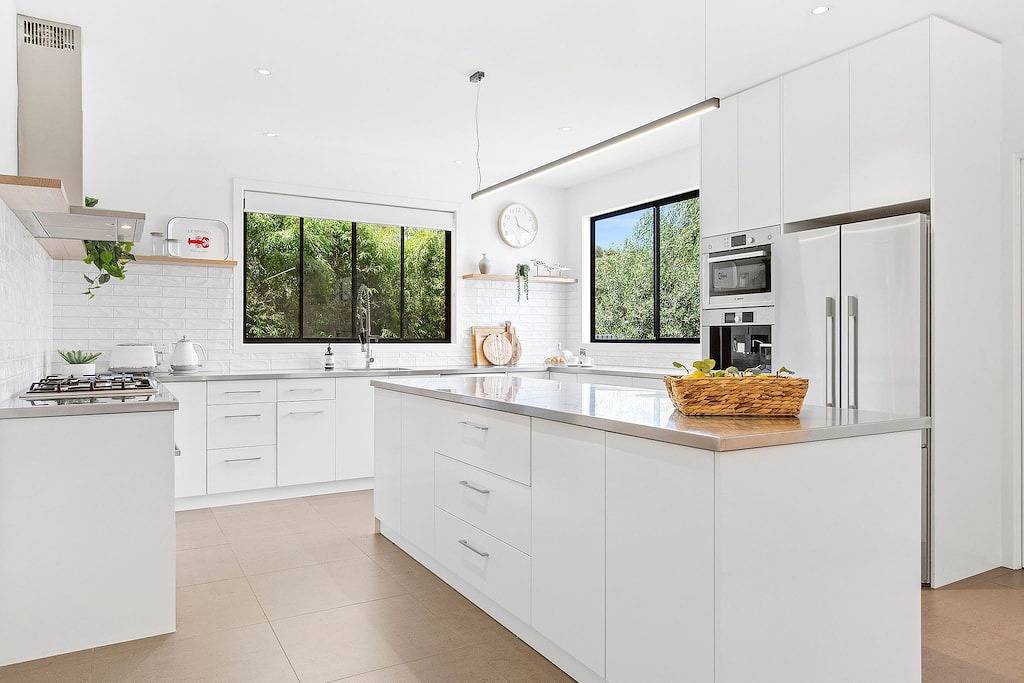 Amazing coastal retreat, ideal family holiday home (sleeps 14) in Melbourne, Mornington Peninsula