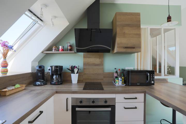 Appartement entier, Appartement 'Kerli Cosy' avec vue sur la mer, jardin privé et Wi-Fi in Trévou-Tréguignec, Côte de Granit Rose