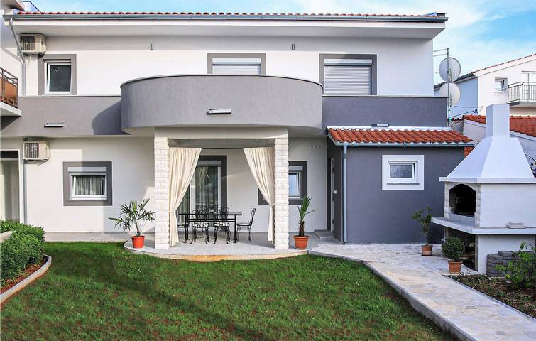 Ferienhaus für 8 Personen, mit Terrasse