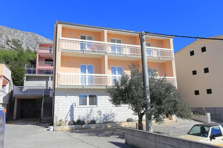 Ganze Wohnung, Studio Appartement mit Balkon und Meerblick Stanici, Omis As-2818-a in Stanici, Omis-Riviera