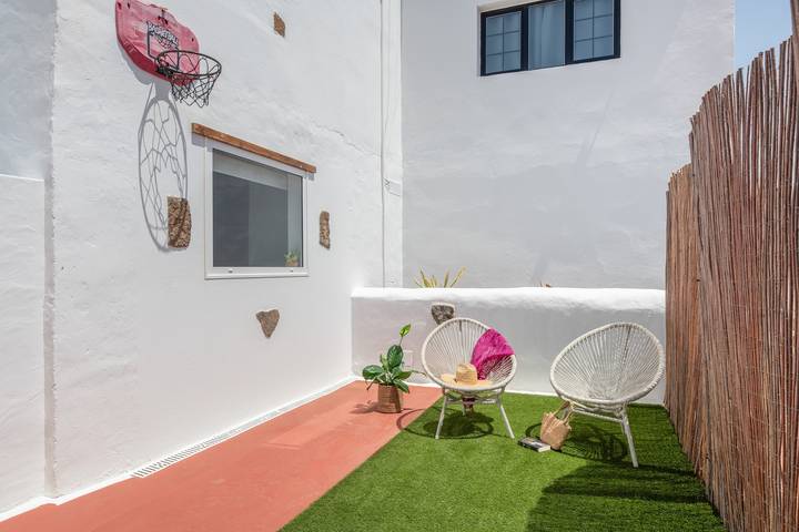 Apartamento entero, Vacaciones 'Rincón De Agustín' con vistas a la montaña, terraza privada y Wi-Fi in Mácher, Tías