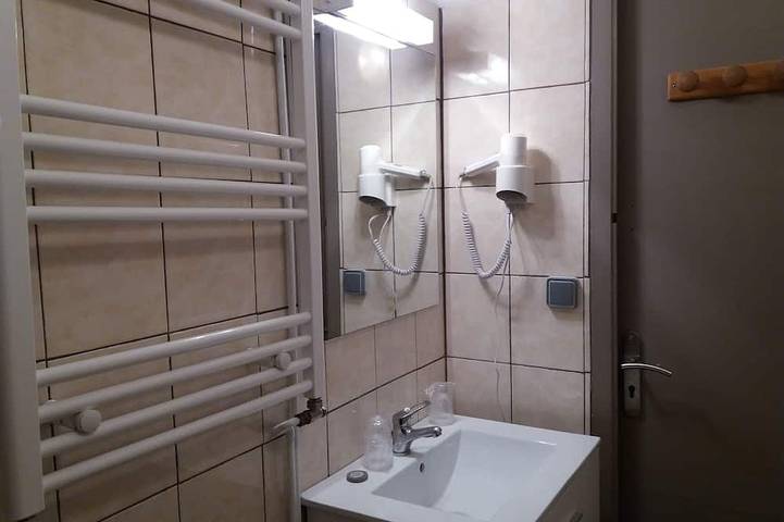 Ganze Wohnung, \"Strauss\", Wohnung für 6 Personen im Morvan in Saint-Honoré-les-Bains, Naturpark Morvan