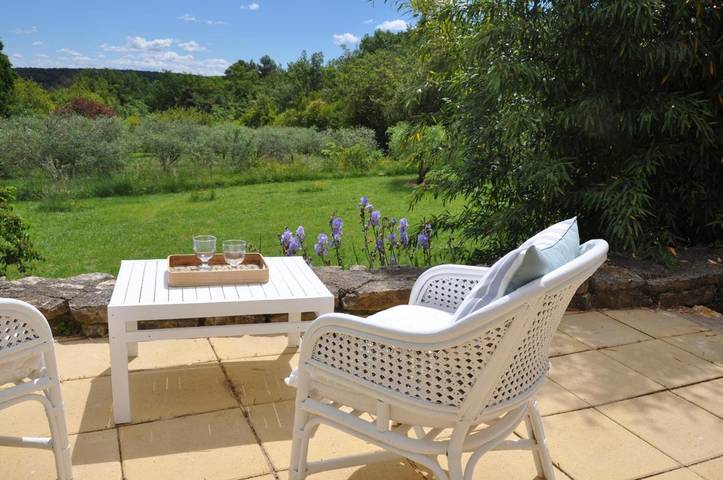 Gîte pour 2 personnes, avec jardin ainsi que piscine et vue à Issirac - 3