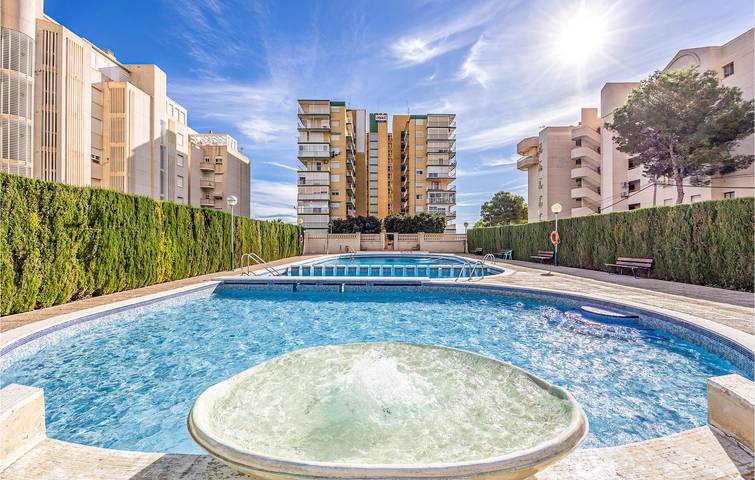 Gîte pour 6 personnes, avec terrasse et piscine à El Campello - 3