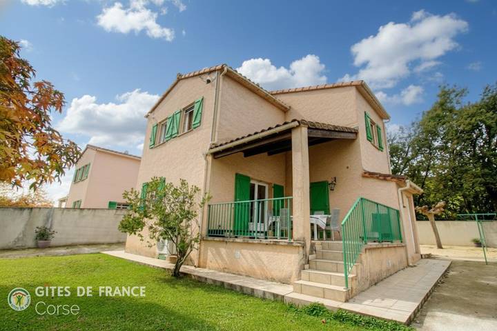 Gîte pour 4 personnes, avec Terrasse et Jardin