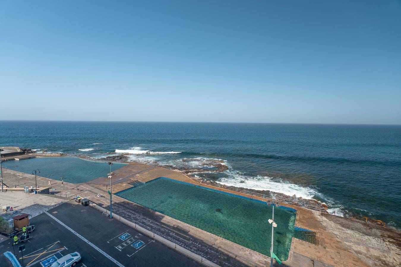 Apartamento entero, Vacaciones 'Bajamar Seaview' con vistas al mar, piscina compartida y Wi-Fi in Bajamar , San Cristóbal de La Laguna