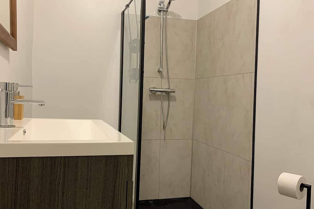 Soothing 7-bedroom house with Wifi in Ronse. in Ronse, Oost-Vlaanderen