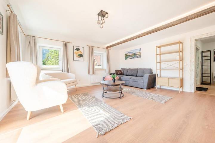 Ferienwohnung für 4 Personen, mit Balkon und Ausblick in Ehenbichl