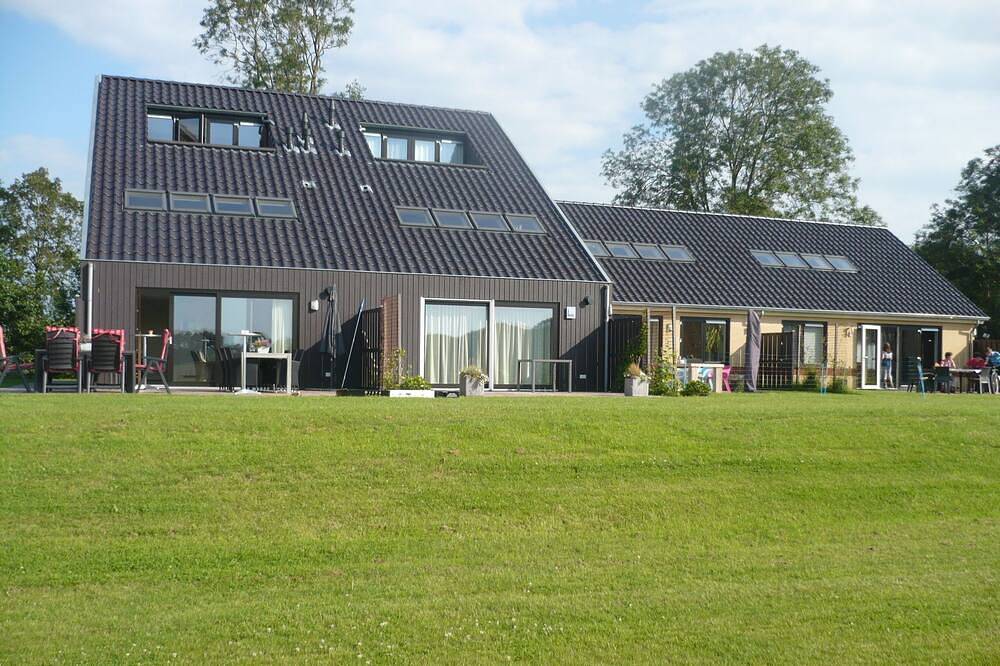 Vakantiehuis met privéterras in IJsselmeer