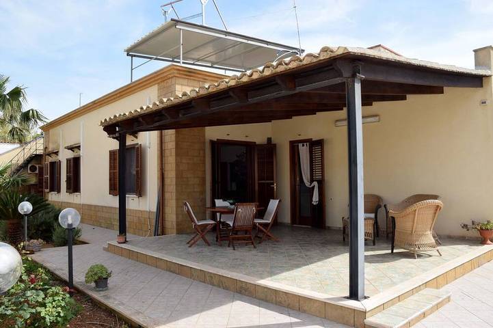 Villa pour 11 personnes, avec jacuzzi ainsi que terrasse et jardin à Mazara del Vallo