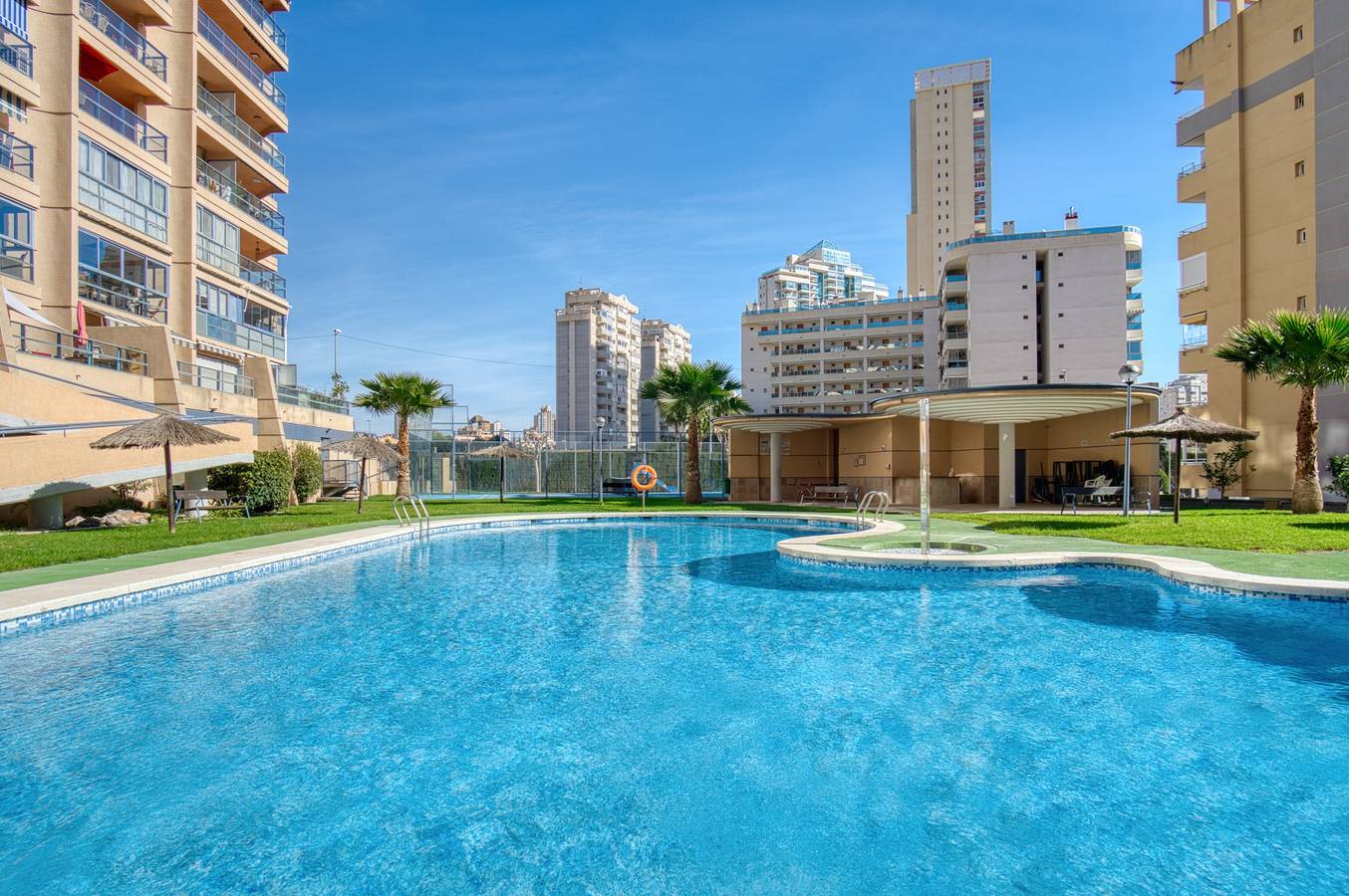 Apartamento entero, Apartamento 'Las Terrazas' con vistas al mar, Wi-Fi y aire acondicionado in La Cala de Finestrat, Villajoyosa
