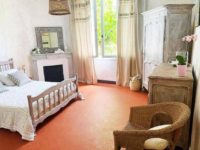 Standard Room with Shared Bathroom in Cannes, Côte méditerranéenne (France)
