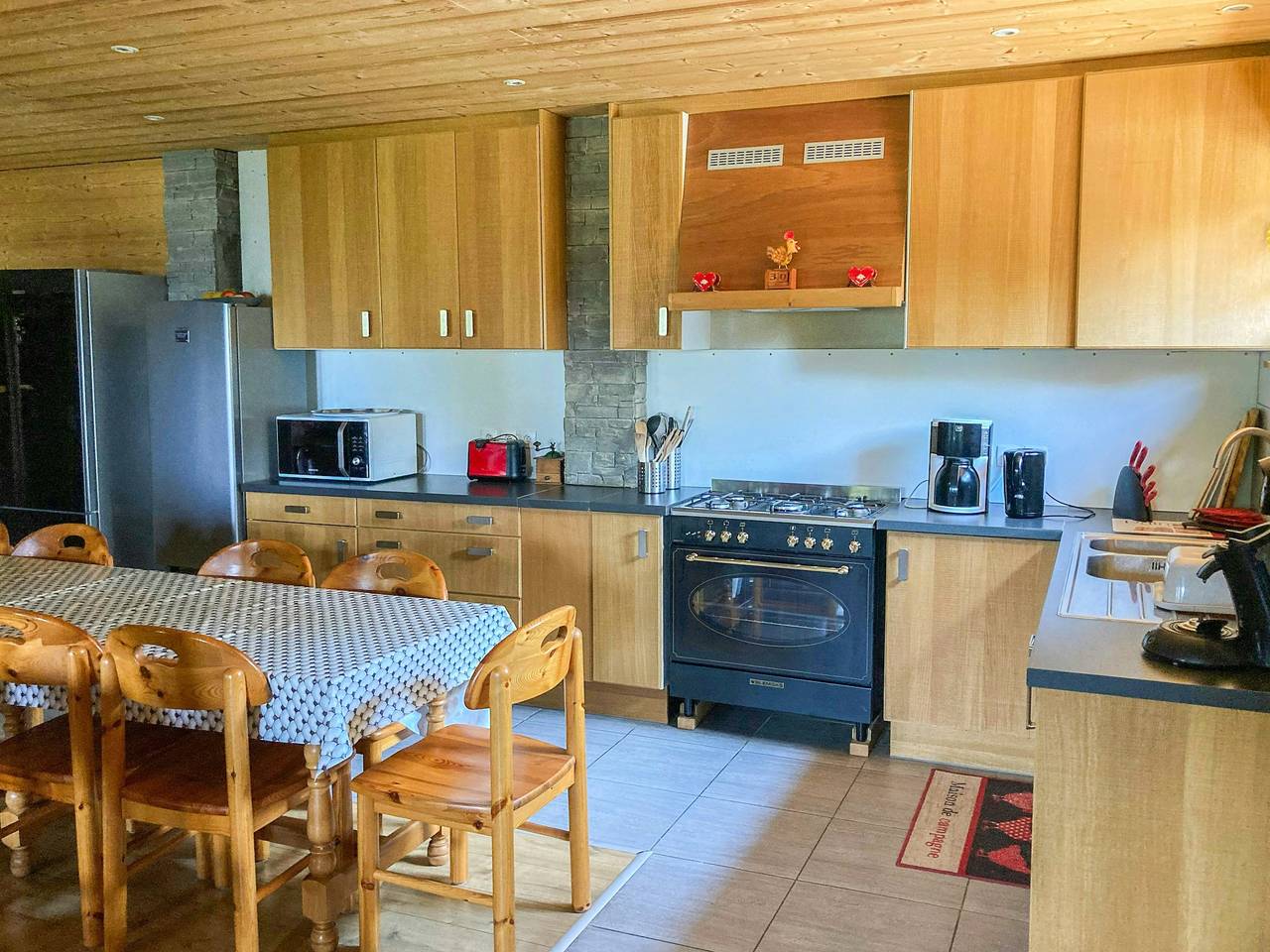 Renoviertes Chalet direkt an den Pisten mit Whirlpool in Mieussy, Region Bonneville
