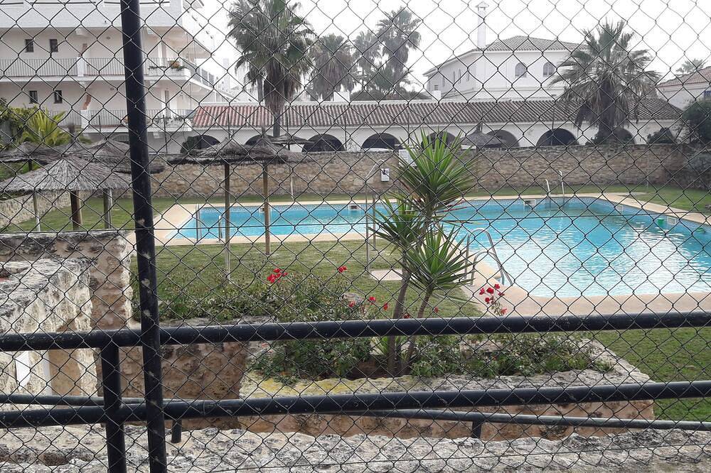 Apartamento entero, Apartamento Primera Línea De Playa, Junto Al Pinar De La Almadraba in Rota , Costa de la Luz