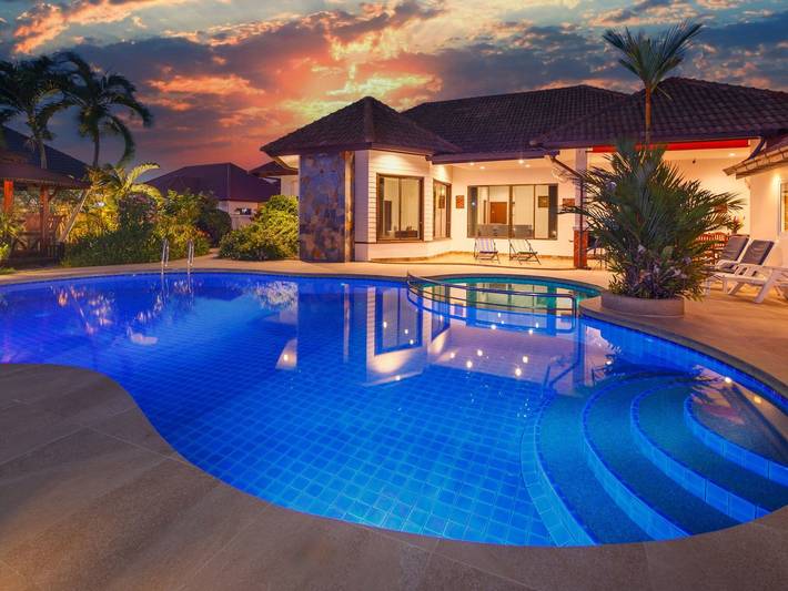 Bungalow für 12 Personen, mit Pool und Garten in Thailand