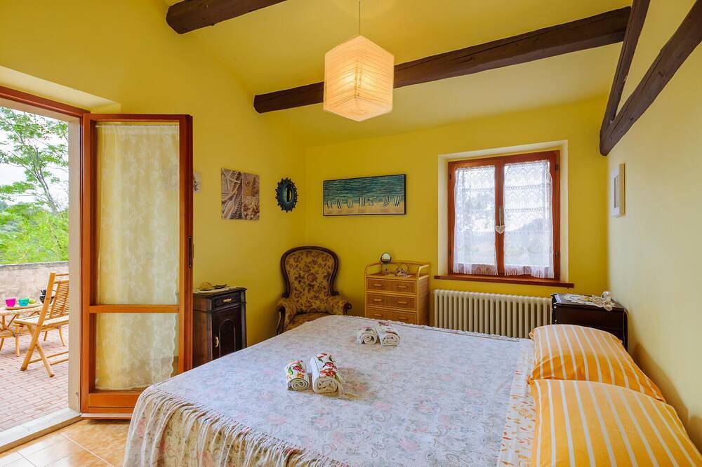 Schönes Haus in Cartoceto mit Wlan in Serrungarina, Colli al Metauro