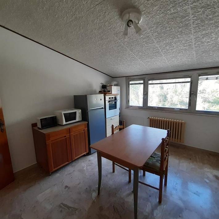 Gîte pour 4 personnes, avec vue sur le lac ainsi que terrasse et vue à Penne - 4