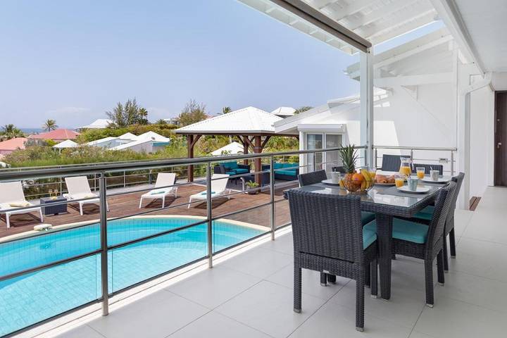Villa pour 8 personnes, avec vue ainsi que piscine et terrasse dans Saint Martin