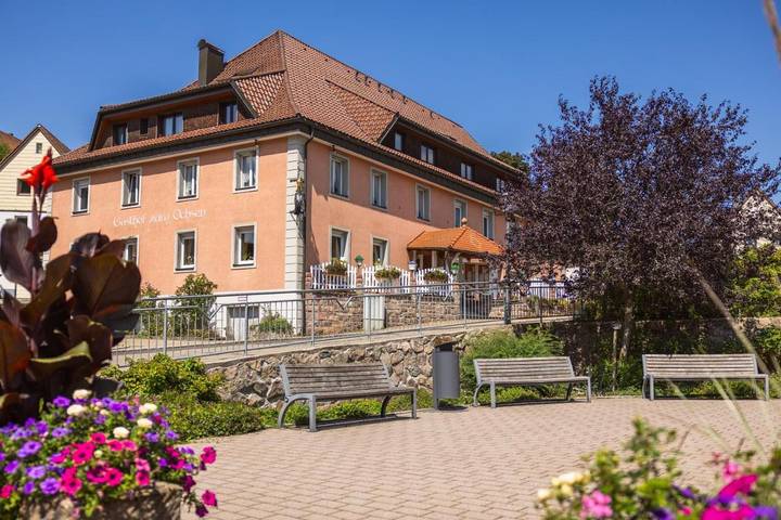 Ferienhaus für 3 Personen, mit Terrasse und Whirlpool sowie Sauna und Ausblick in Vöhrenbach