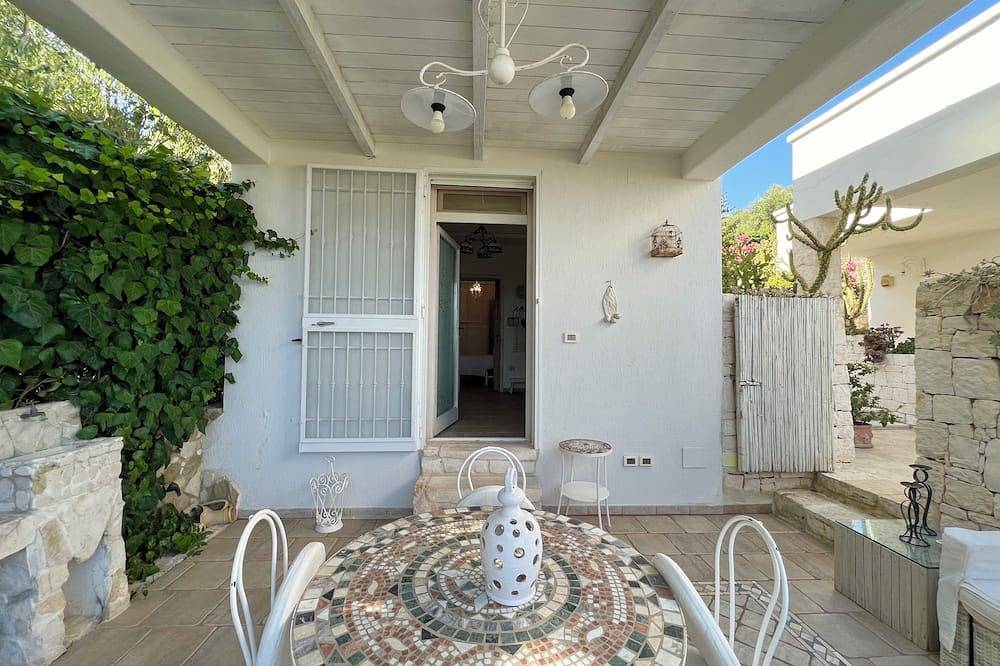 Ganze Wohnung, Ostuni Green Hills App. 2 - Panoramablick, Veranda, Charme und Jacuzzi in Ostuni, Salento