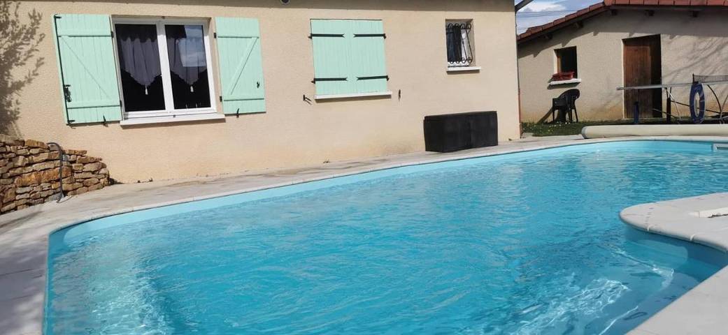 Location de vacances pour 4 personnes, avec jardin et piscine à Toussieu - 2