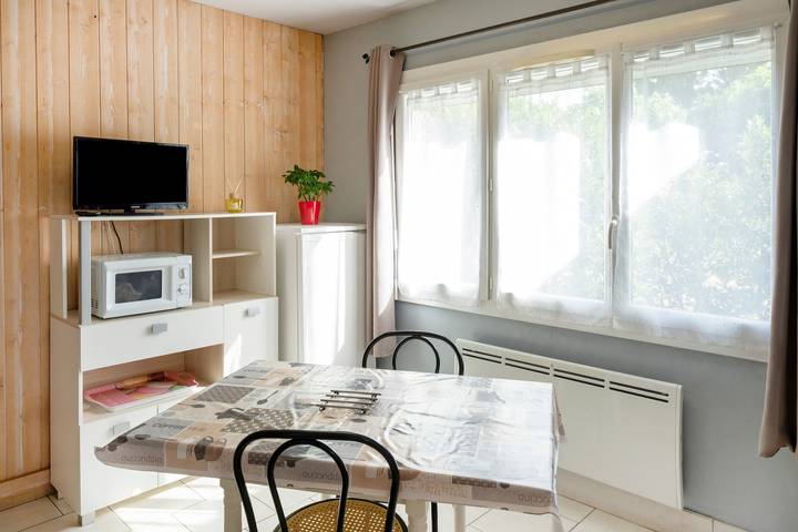 Estudio entero, La Dune - Domaine Des Landes: piscina compartida, terraza privada cubierta y jardín compartido in Lesperon, Landes
